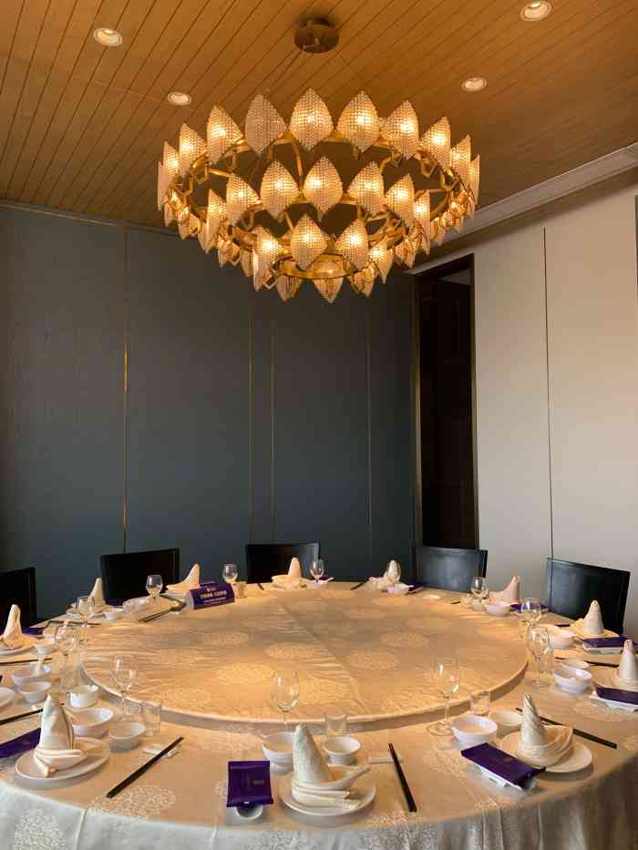 富黎华海鲜大酒楼(正大广场店)-"位置就在五一广场旁边,这个酒店的