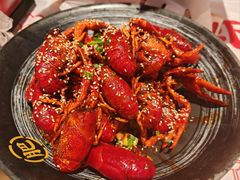 -肥肥虾庄·金牌油焖大虾(汉街SKP店)