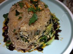 -锅老头海鲜铁锅炖