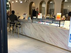 -Fridi Patisserie Cafe