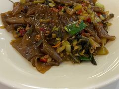 -阿瓦山寨·湘菜现炒·剁椒鱼头王(咸阳总店)