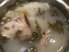 酸萝卜鸭汤锅-龙聚德北京烤鸭(沙坪坝华宇A馆店)