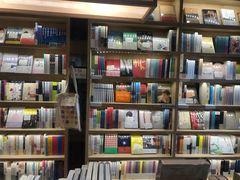 -猫的天空之城概念书店(杭州南宋御街店)