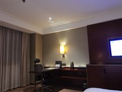 -武汉光谷广场杨家湾地铁站怡程酒店