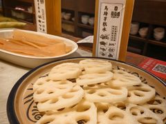 -尚尚仙·酸汤猪手·猪肚鸡火锅(华联万柳购物中心店)