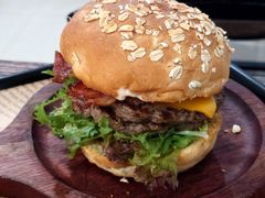 双层西部牛肉汉堡-汉堡双倍·喜鹊堡