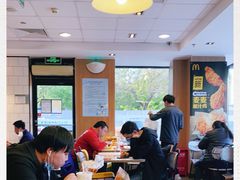 大堂-麦当劳(健德桥得来速店)