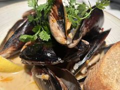 -LESCEDARS Brasserie Bistro香柏树