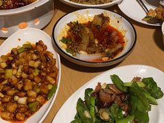 -渝信川菜 · 川味家常菜(财富购物中心店)