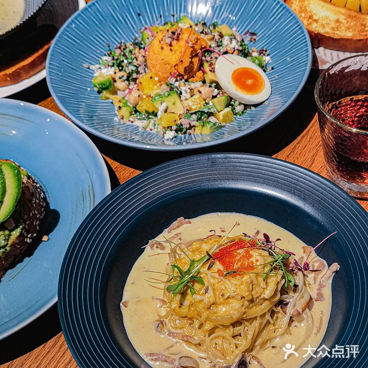 最近疯狂种草的西餐厅，氛围感十足🏙️~