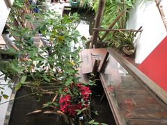 -Cuc Gach Quan Restaurant