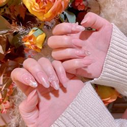 -花系美·美甲美睫精品店