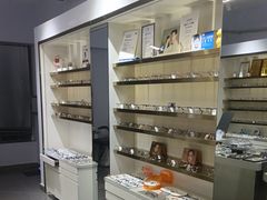 -视野联行眼镜•蔡司•依视路(温江店)