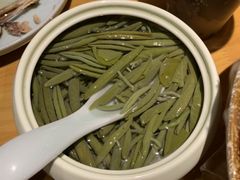 -洪氏嗨捞·广东猪肚鸡·椰子鸡火锅(西咸万象城店)
