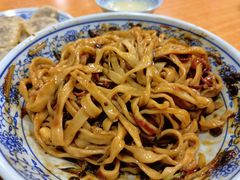 老北京炸酱面-门框胡同百年卤煮(鸟巢店)