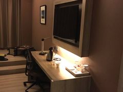 -西安大雁塔科技大学地铁站亚朵酒店