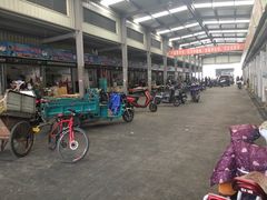 -七宝蔬菜农副产品综合交易市场-停车场