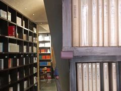 -钟书阁(松江泰晤士小镇店)