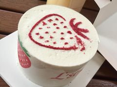 雪白纯秀-罗森尼娜(德思勤店)