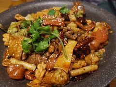 -风光老灶麻辣香锅(大成路翠微百货店)