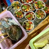 版纳蕞好吃的烤鱼店|下飞机拖着行李都要来