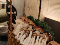 -三出山火锅(南京万象天地店)