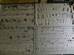 -AI艾耳·专业手工耳洞·穿孔美学馆