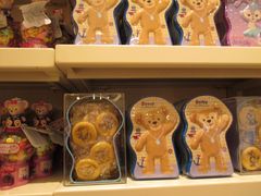 -小镇影院迪士尼小熊Duffy与他的朋友合影地