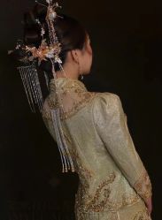 -艾米丽婚纱礼服