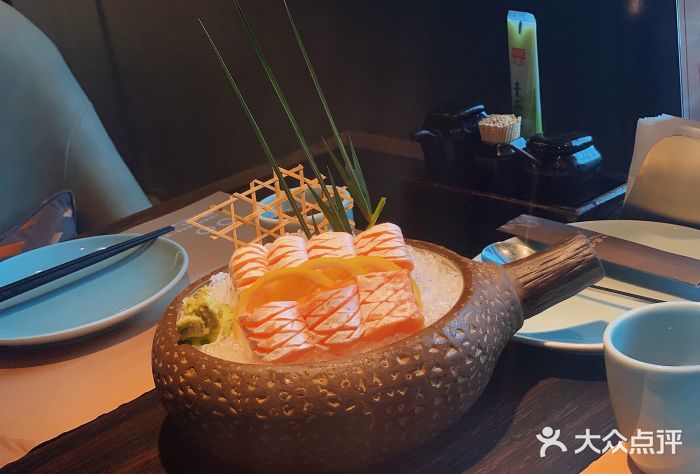 山葵家·创意料理(宁波来福士店)三文鱼腩七切图片