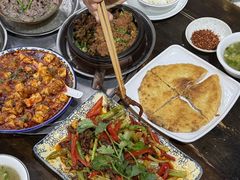 -乐山食古香跷脚牛肉