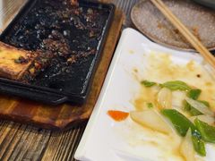 铁板香煎豆腐-花食间餐吧(远大购物中心群力店)
