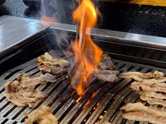 -臻牛烤肉