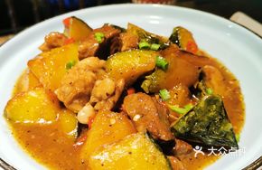Lily Bulb and Pumpkin Stew with Beef