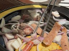 -山野的朋友露营炭火烤肉