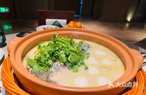 Reservoir Bighead Carp Head Soup