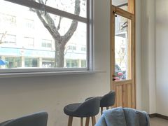 靠窗位-白鹅咖啡(金城花园店)