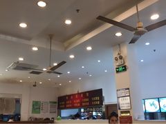 -侬佳蒸菜馆(听潮店)