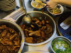 -松树干拌面店