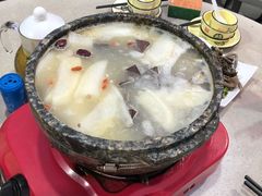 -墨脱石锅椰子鸡•香草鸭•东山羊(大东海店)