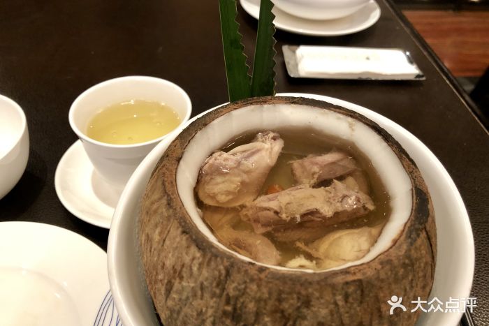 原汁椰子炖鸡汤