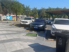 -窦店服务区-停车场