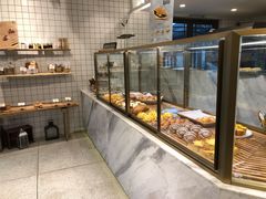 面包甜点陈列柜-爱上甜蜜蜜(田盛街店)
