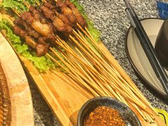 邵通小肉串-云荷里·蒸汽石锅鱼·云南菜(中发百旺店)