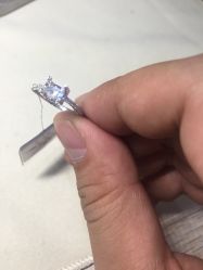 -威德钻石-克拉钻大本营(南京东路店)