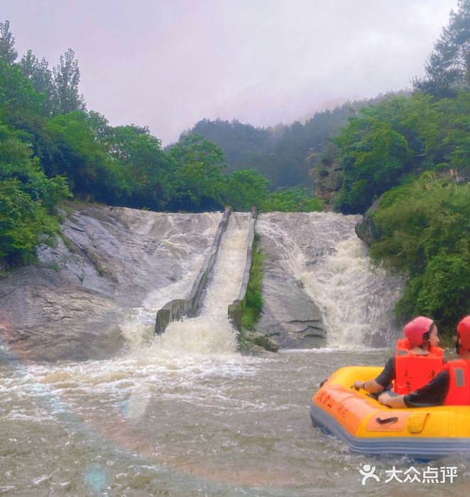 天景山漂流图片