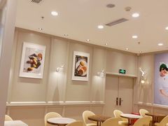 大堂-面包新语(龙湖·西宸天街店)