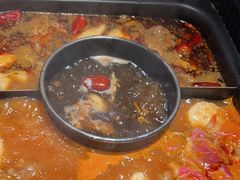 -老牌坊云南鱼豆花火锅(哈西万达店)