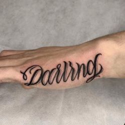 -脱白计划纹身集团