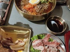 -围炉肉舍•炭烤活鳗•丹东海鲜烤肉(步行街店)